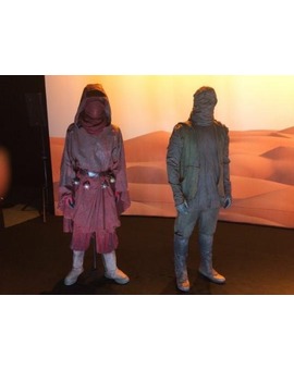 No es TATOOINE es JAKKU, estos son sus habitantes.