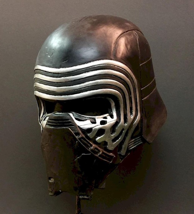 El casco de KYLO REN.