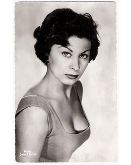 También ha fallecido MAGALI NÖEL. R.I.P. Mal día hoy.