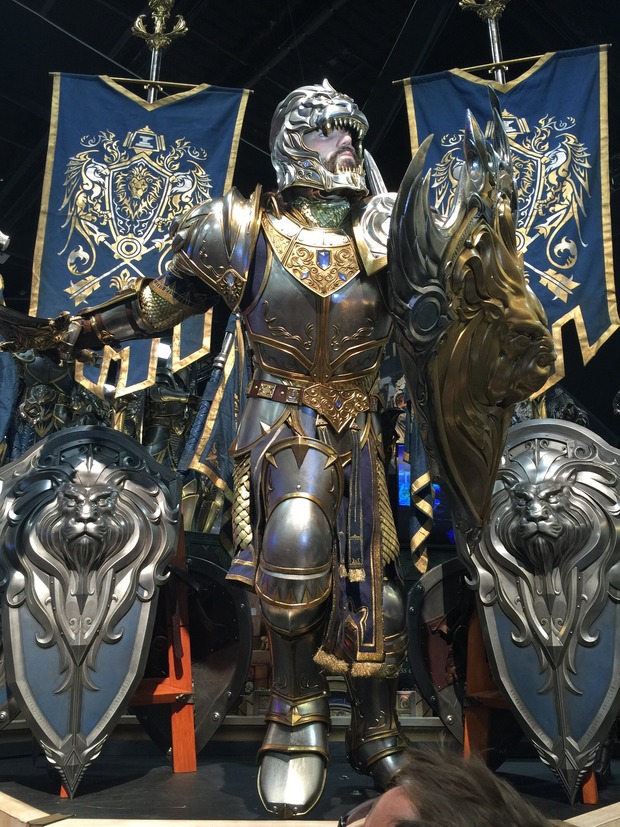 Armaduras de WARCRAFT en la CÓMIC CON. 1