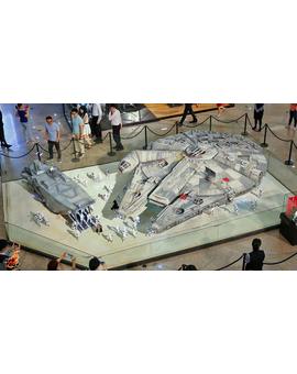 Diorama 'Star Wars VII' de Hot Toys en Hong Kong.