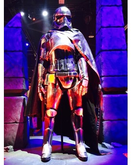 Cómo consiguió Phasma su armadura cromada.