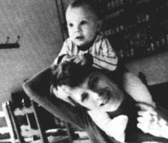 Bowie con su hijo el director Duncan Jones. Un recuerdo para los dos.