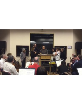 Dando la noticia de su nominación al Maestro Ennio Morricone.