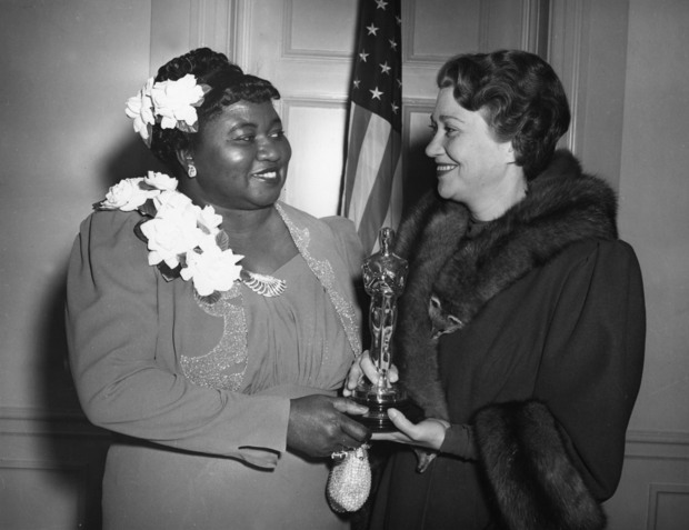 Hattie McDaniel, Óscar 1940 por 'Lo Que el Viento se Llevó'. Eran tiempos más difíciles y lo ganó.