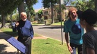 Se-presentan-ante-la-casa-de-john-williams-y-c_s