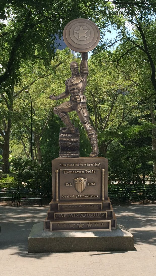 Y finalmente, esta es la estatua del Capitán América que Marvel ha realizado por su 75 aniversario.