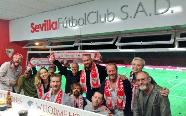 Para seriefilos futboleros sevillistas.