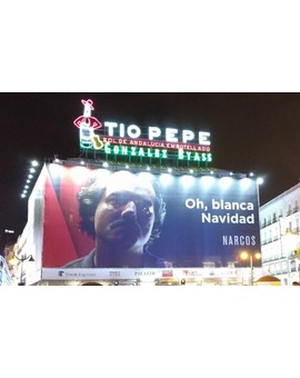 Publicidad cachonda de Netflix en la Puerta del Sol.