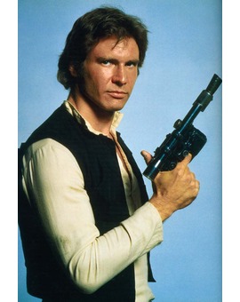 Y a todo esto, ya hace un año que nos dejó Han Solo. Un brindis por él.