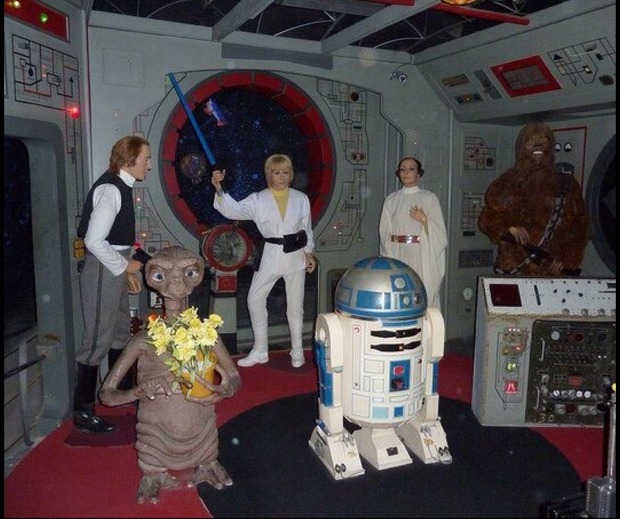 Dicen que esto estaba en el Museo de Cera de Barcelona. ¡¡Cuidado con los ojos!!