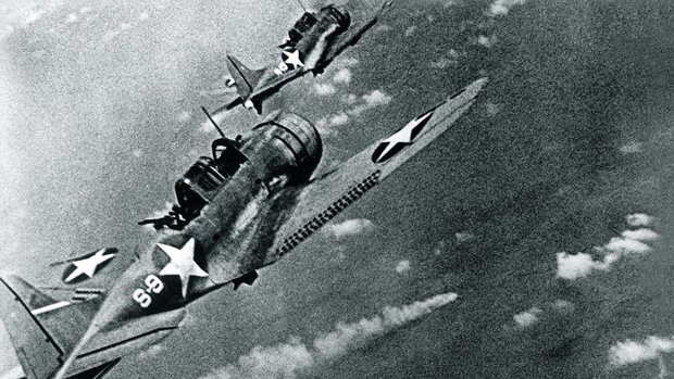 Roland Emmerich dirigirá una película sobre la Batalla de Midway, así que...