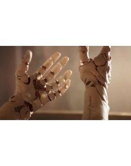 'Alita: Battle Angel' de Robert Rodríguez y James Cameron. Micro teaser.