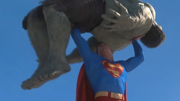 'Superman vs Hulk' (Parte IV) de Mike Habjan.
