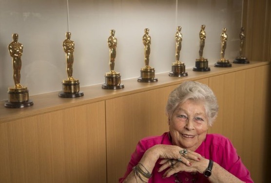 Anne V. Coates ha fallecido. R.I.P.
