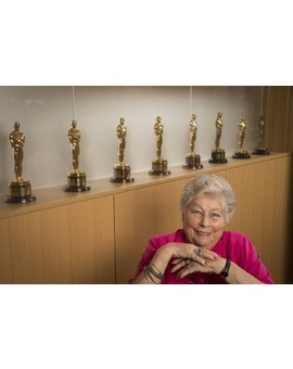 Anne V. Coates ha fallecido. R.I.P.