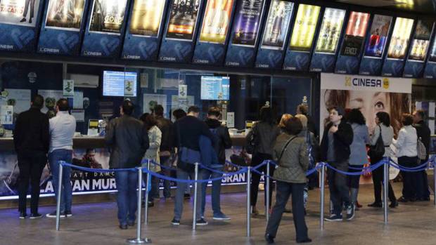 El IVA del cine baja al 10%.