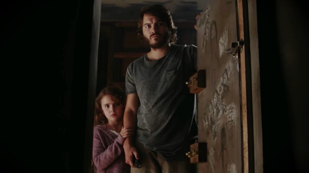 'Freaks' de Directors: Zach Lipovsky y Adam B. Stein. Trailer.