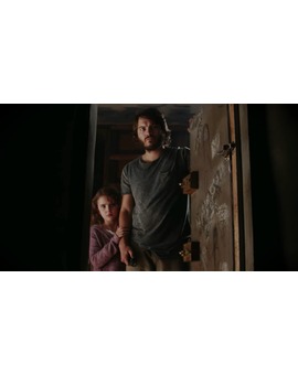 'Freaks' de Directors: Zach Lipovsky y Adam B. Stein. Trailer.