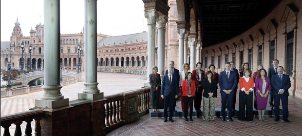 Han celebrado el Consejo de Ministros en Naboo. O en El Cairo. ;D