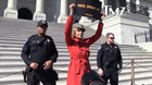 Jane-fonda-81-anos-detenida-como-en-los-viejos-tiempos-c_s