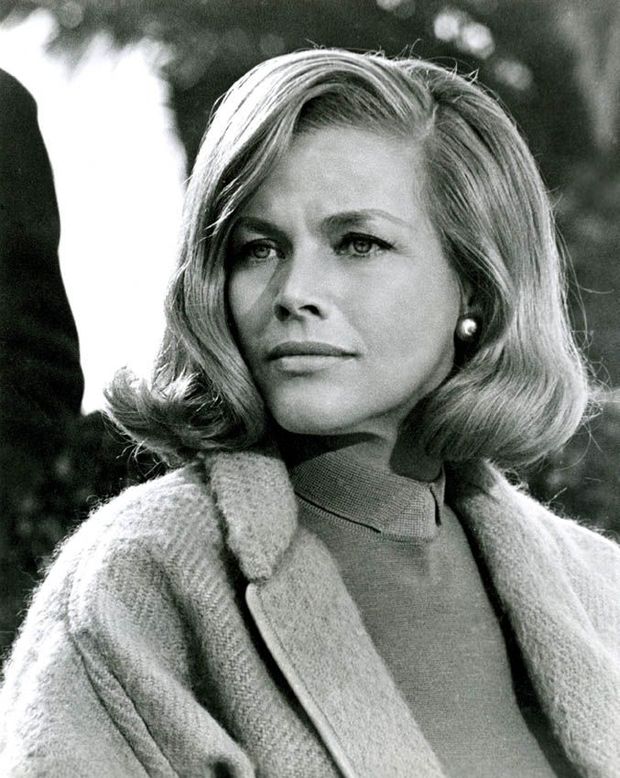 Honor Blackman ha fallecido. R.I.P.