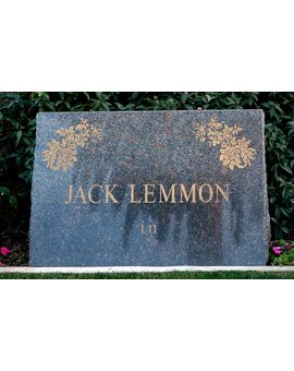 Cumpleaños de Jack Lemmon. Este es su epitafio.