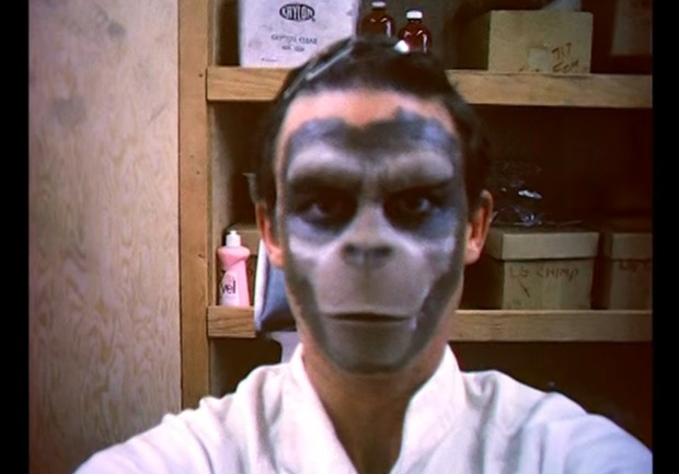 Roddy MacDowall se transforma en Cornelius.