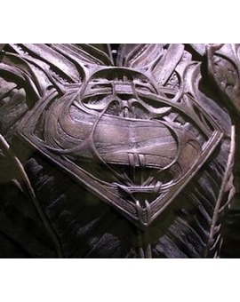 Detalle del emblema de Jor-El. Man of  Steel.
