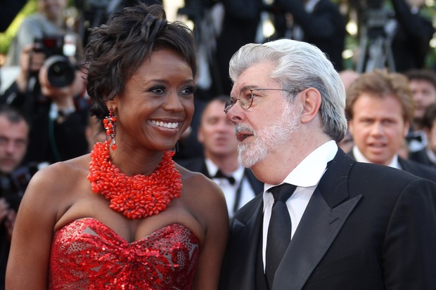 NOTICIA DE SOCIEDAD. GEORGE LUCAS Y MELLODY HOBSON ANUNCIAN SU BODA.