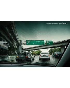 ANUNCIO DE 'THE IN-CAR DVD ENTERTAINMENT ON THE ROAD' DE SONY