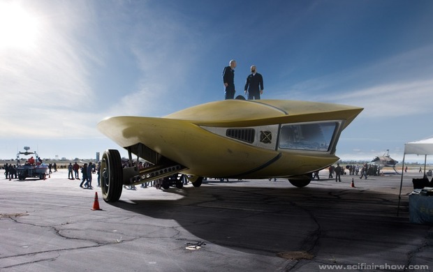 EL SCIFI-AIR SHOW DE BILL GEORGE (12/17)