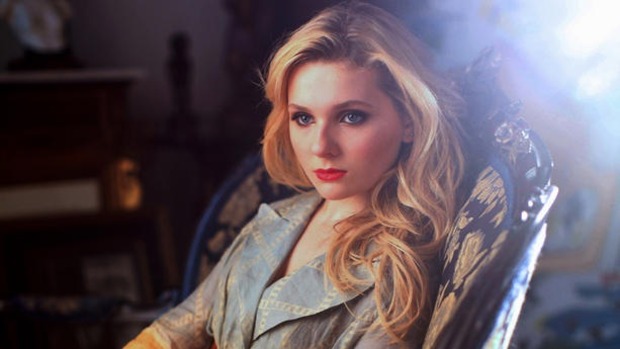 LA PEQUEÑA MISS SUNSHINE (ABIGAIL BRESLIN) YA NO ES TAN PEQUEÑA