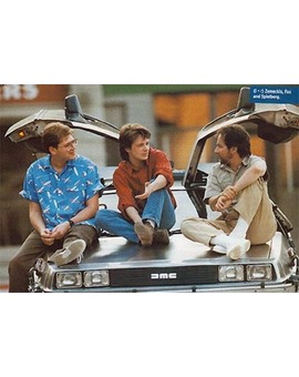  UNA FOTO PARA LA HISTORIA. STEVEN SPIELBERG, ROBERT ZEMECKIS Y MICHAEL J. FOX (1985)