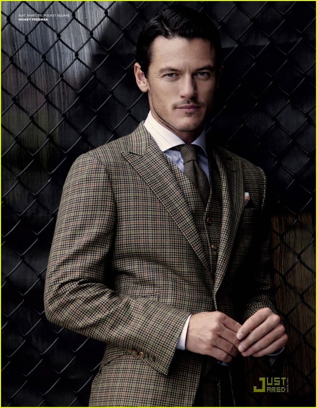 SEÑORAS, SEÑORES... LUKE EVANS ES 'EL CUERVO'