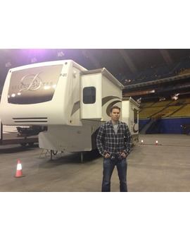 BRYAN SINGER EN EL CAMPAMENTO