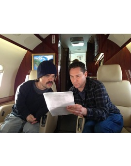 PETER DINKLAGE Y BRYAN SINGER PREPARANDO UNA TOMA (X-MEN. DAYS OF FUTURE PAST)