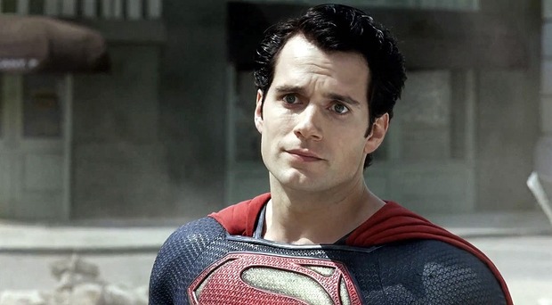 'MAN OF STEEL' ANUNCIO DE LA CADENA HARDEE'S