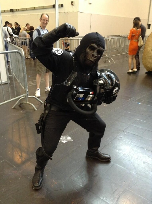 LOS SIMIOS SE UNEN A LAS FUERZAS IMPERIALES (STAR WARS CELEBRATION EUROPE, ALEMANIA)