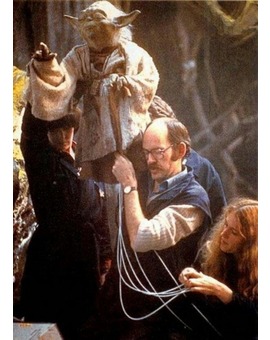 FOTO PARA LA HISTORIA. FRANK OZ ACTUANDO