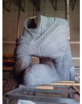 SUPERMAN tiene nuevo traje según un rumor que dice que esto es el molde. Un poco rara la postura para un molde de un traje, ¿no?
