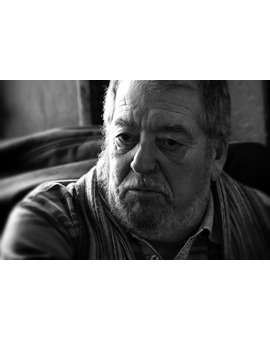 PEPE MEDIAVILLA está recitando poemas de J.R.R.TOLKIEN en su canal de YOUTUBE. Aquí os dejo: 'CARTA DE BILBO BOLSÓN A GANDALF'