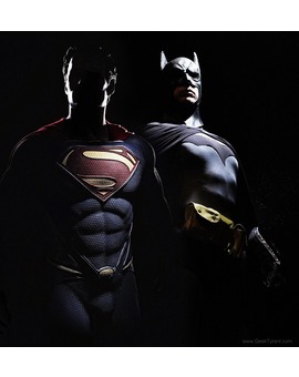 ZACK SNYDER se lía un poco al intentar explicar lo de la "V" en el título de 'BATMAN V SUPERMAN'