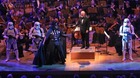 John-williams-homenajeado-por-darth-vader-en-un-concierto-c_s