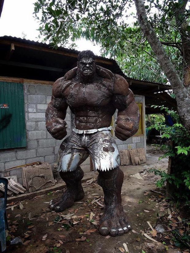 Escultura de HULK obra del artista thailandés Ben Hun Lek 1