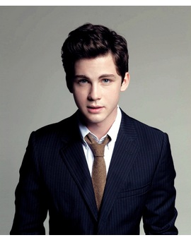 Actores con cara de niño comenzando con Logan Lerman YA (decir uno y no vale repetir)