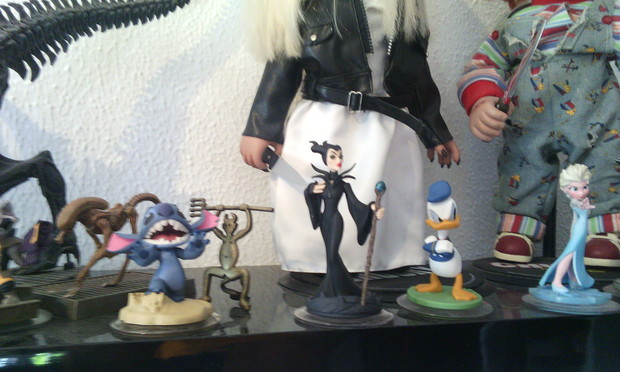 Compras de ayer Stich y Malefica DI