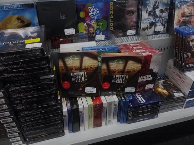 No me lo puedo creer...en el Mediamarkt dos ediciones limitadas juntas  de La Puerta del Cielo !!!