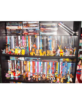 Figuras y DVDs