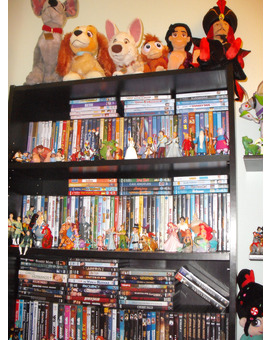 Figuras, DVDs y Peluches